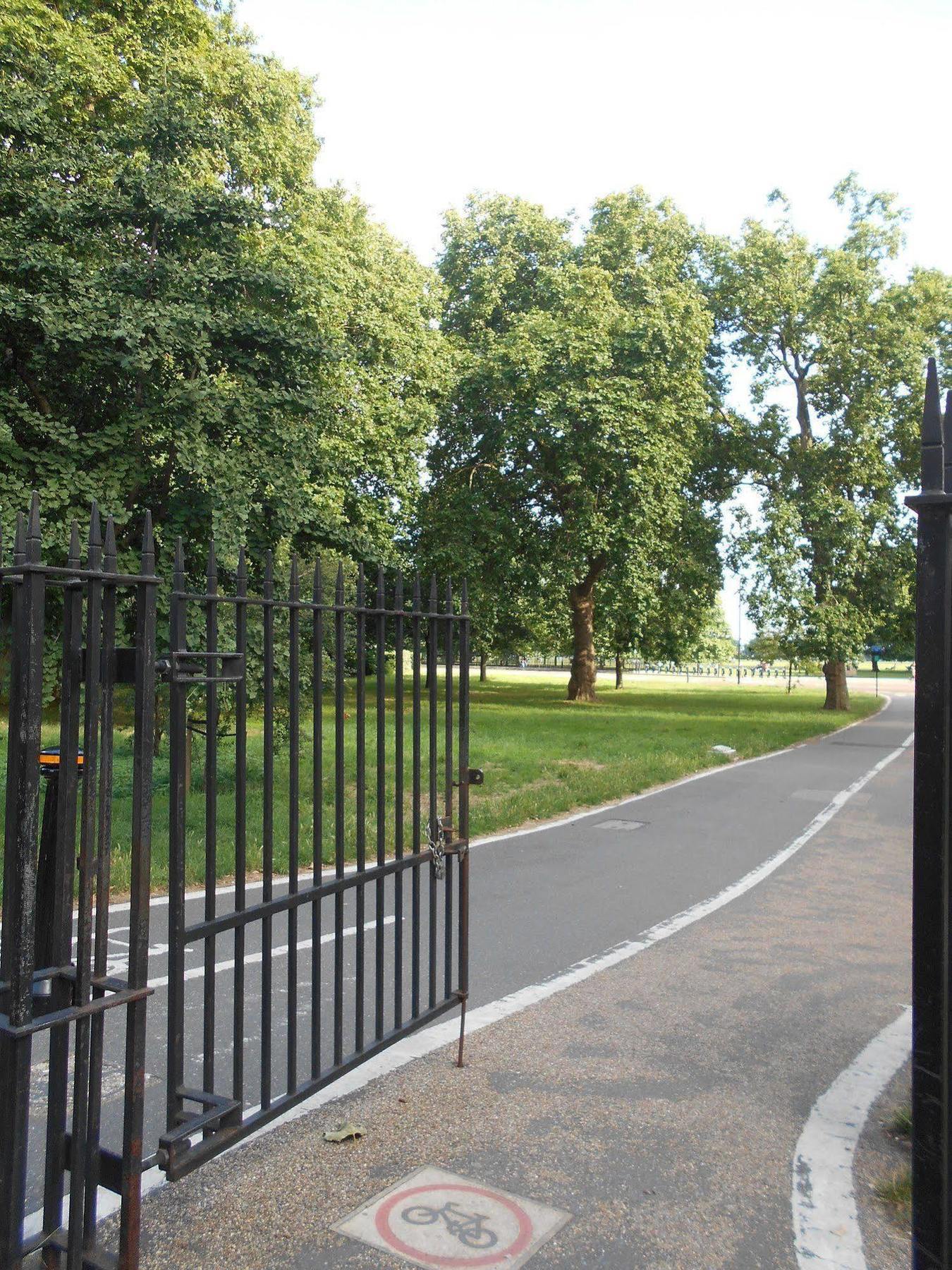 Parkwood Hotel Лондон Екстериор снимка